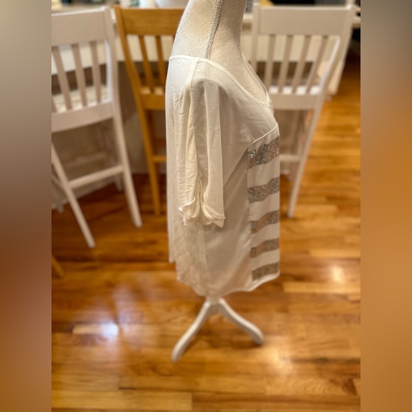 💜 5 for $25 or 3 for $18 Cato white sequin short sleeve blouse - Picture 4 of 7